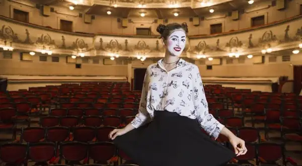 Czym zajmuje się animator kultury? Odkryj jego kluczowe zadania