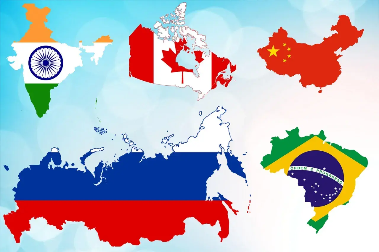 Mapa świata z zaznaczonymi konturami krajów: Indie, Kanada, Chiny, Brazylia i Rosja – największy kraj na świecie.