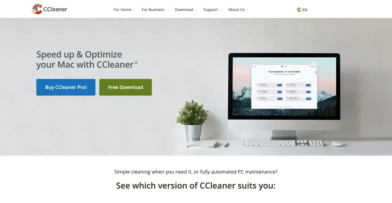 Aplikacja CCleaner przyspiesza i optymalizuje komputer. Na ekranie komputera widać interfejs programu.
